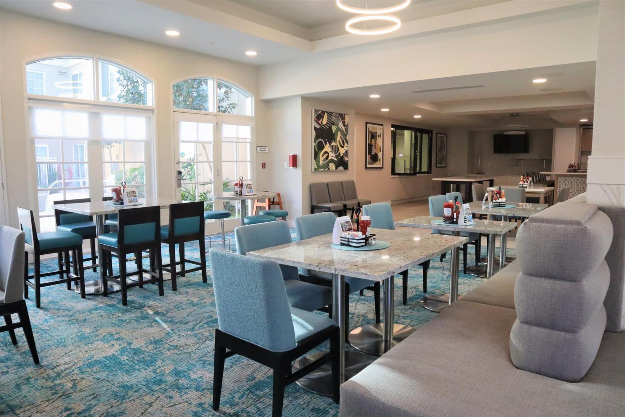Hilton Garden Inn Calabasas Exterior foto
